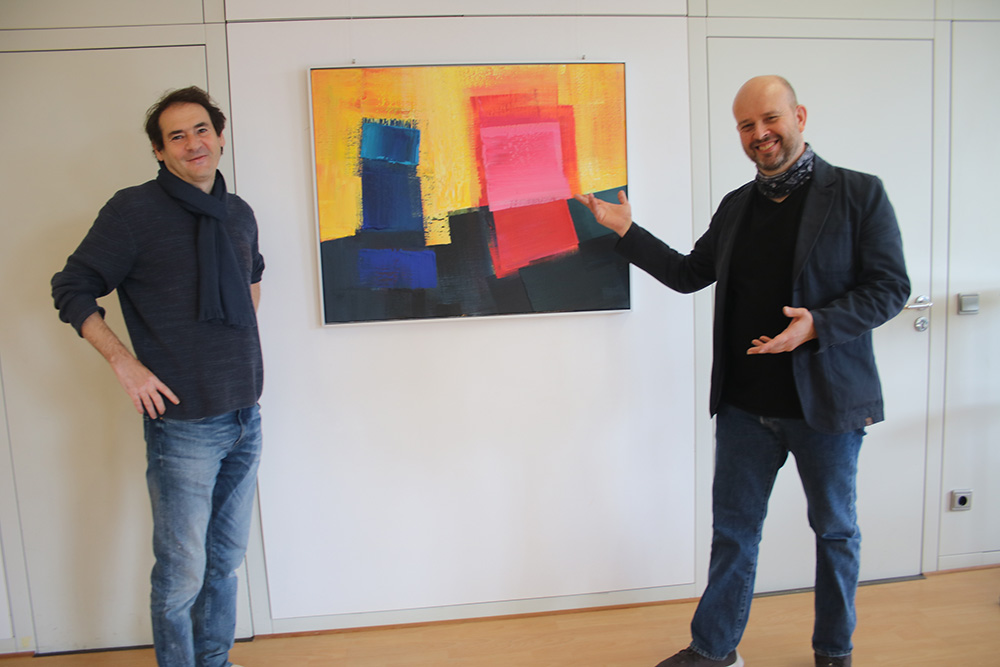 (v.l.) Ausstellungsmacher Viktor Naimark (Vorstand BBK Frankfurt) und sein Künstlerfreund Ernest Bisaev